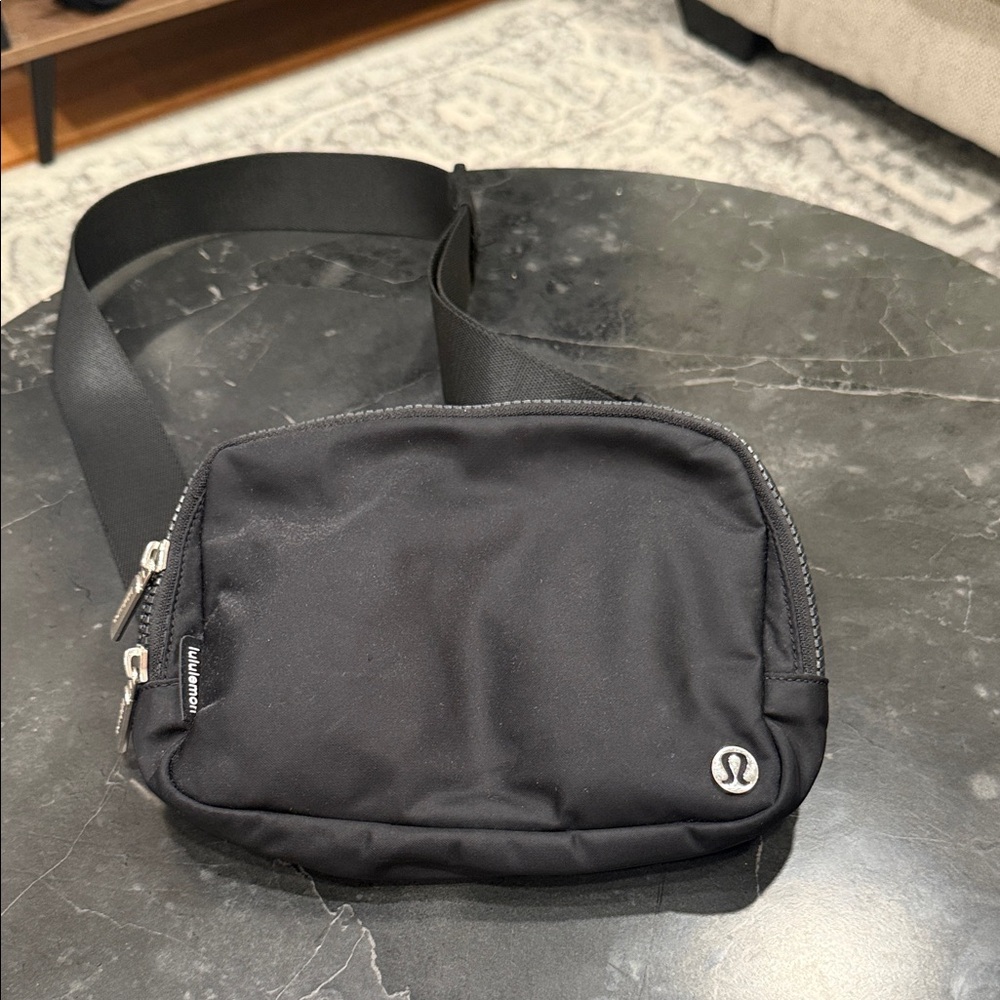 lululemon belt bag 2L